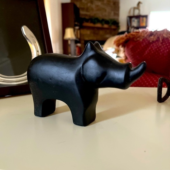 🦏 black rhinoceros figure - Picture 1 of 1